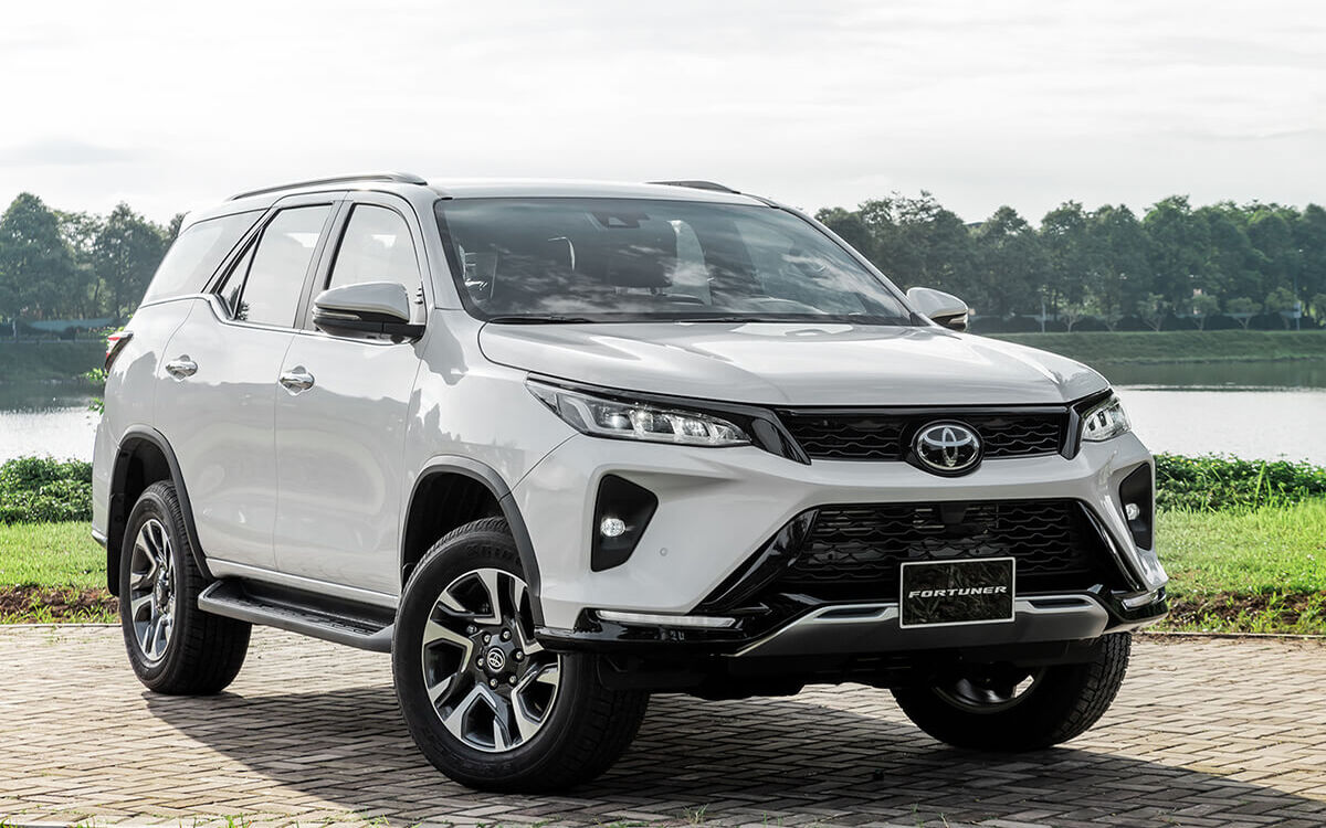 Toyota Fortuner xe du lich fortuner 7 cho gia re 1